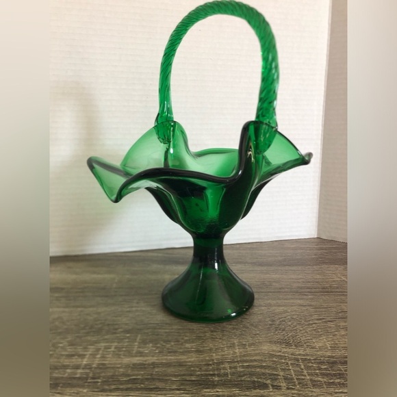 Vtg Emerald Green Glass Basket with Handle - Picture 5 of 14